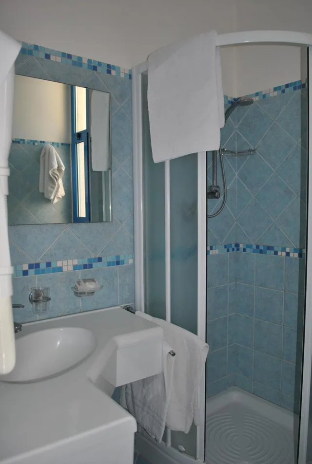 غرفة مفردة، Senior Hotel 5/5