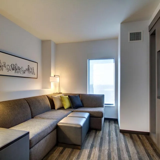 استوديو بسريرين كوين لذوي الإعاقة، Hyatt House Chicago/Evanston 5/6