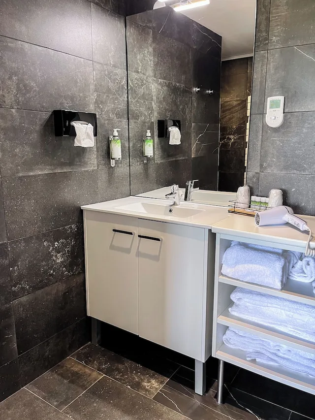 شقة بسريرين كوين بمطبخ، Best Western L Aquarium Arras Nord 3/3