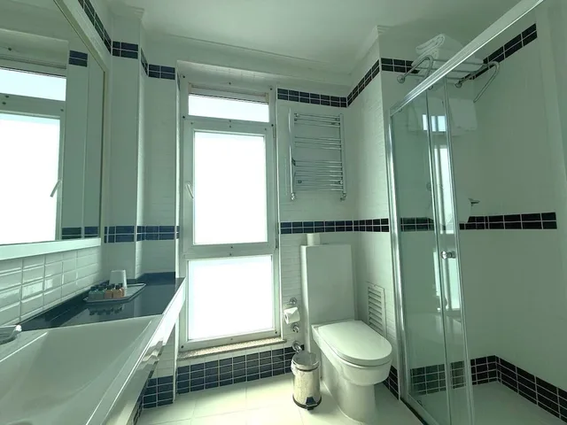 غرفة ثلاثية، Hotellino 5/9