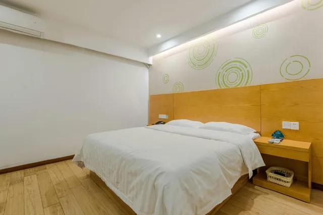 غرفة بسرير مزدوج، GreenTree Inn Chizhou High-Speed Railway Station Hotel 3/3