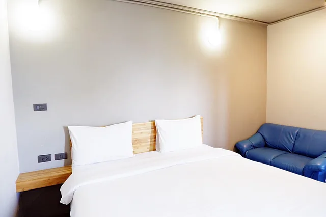 غرفة ديلوكس بسرير كينج، Izen Plus Budget Hotel & Residences 2/2