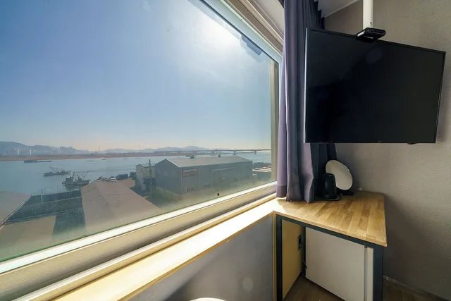 غرفة بسرير مزدوج وسرير فردي، Jk Hotel 10/10
