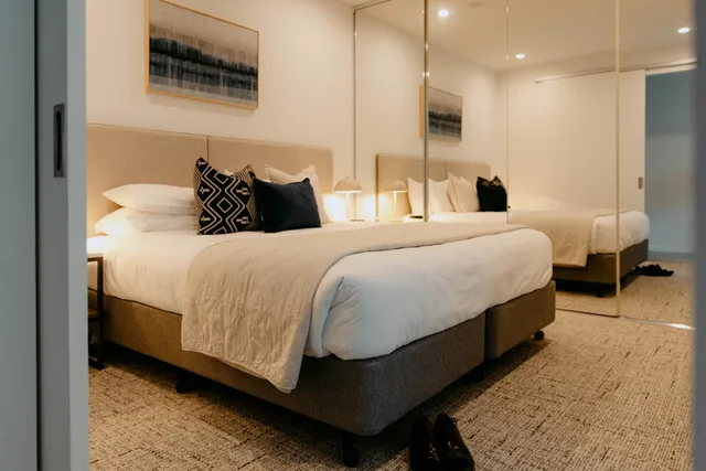 2 Bedrooms, Adjoining, Apartment, 2 Queen Beds، Punthill Williamstown 6/10
