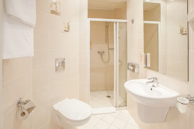 Standard, Twin Beds, Qubus Hotel Glogow 6/7
