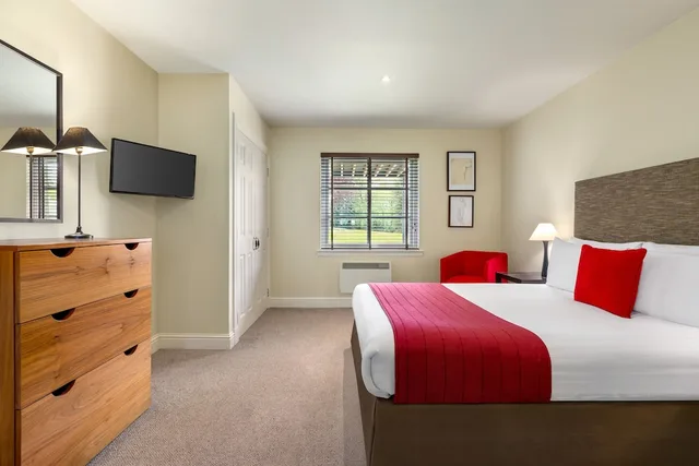 1 Bedroom, Lodge, King Bed, Accessible، Duchally Hotel and Country Estate 1/3