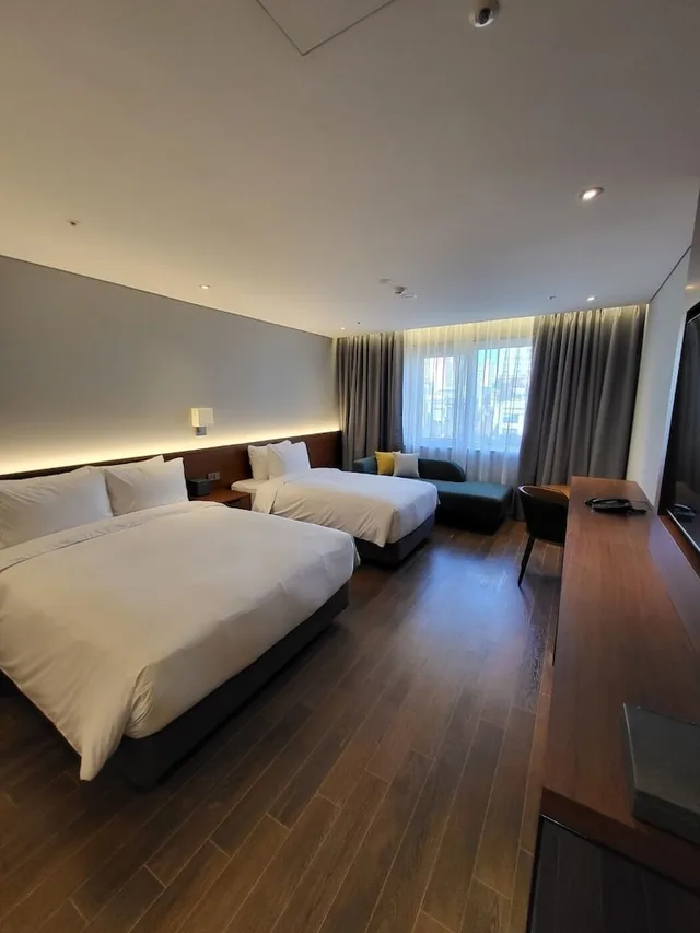 Deluxe, Single, Double Bed, The Marevo 3/4