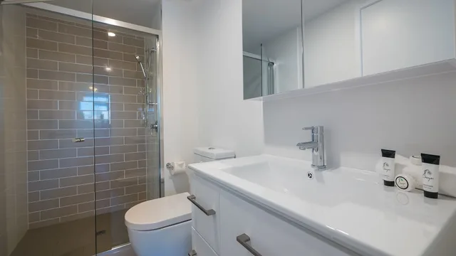 شقة بسرير كوين بشرفة بغرفة نوم واحدة، Annexe Apartments 2/2