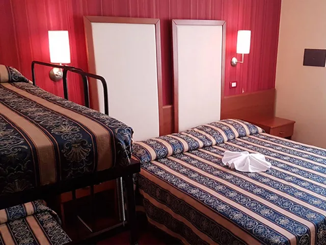 غرفة سوبيريور رباعية، Hotel Promenade Universale 2/4