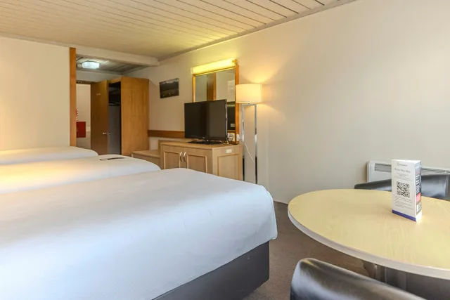 غرفة قياسية بثلاثة أسرّة، Kingsgate Hotel Te Anau 2/3