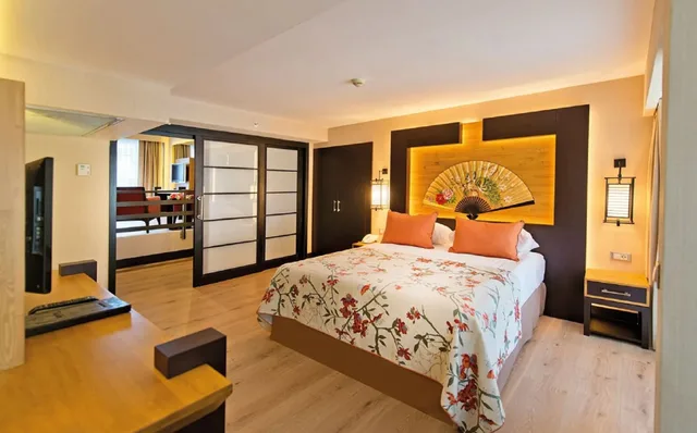 جناح بسرير مزدوج بجاكوزي، Limak Lara De Luxe Hotel and Resort 1/2