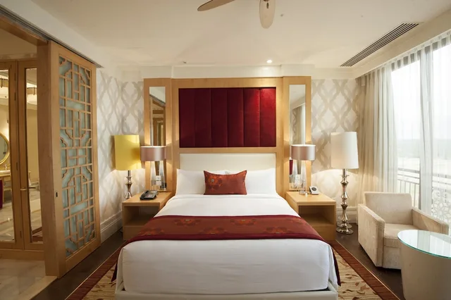 جناح غراند بسرير كينج بإطلالة على البحر للمدخنين، InterContinental Grand Ho Tram 2/10