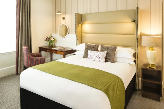 غرفة كلاسيكية بسرير كوين، The Baileys Hotel London 1/6