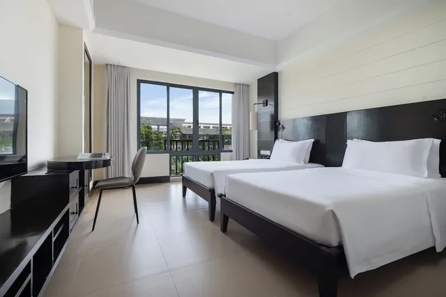 غرفة سوبيريور بسريرين مزدوجين بإطلالة على الحديقة، Ramada Plaza by Wyndham Sanya Bay 2/8
