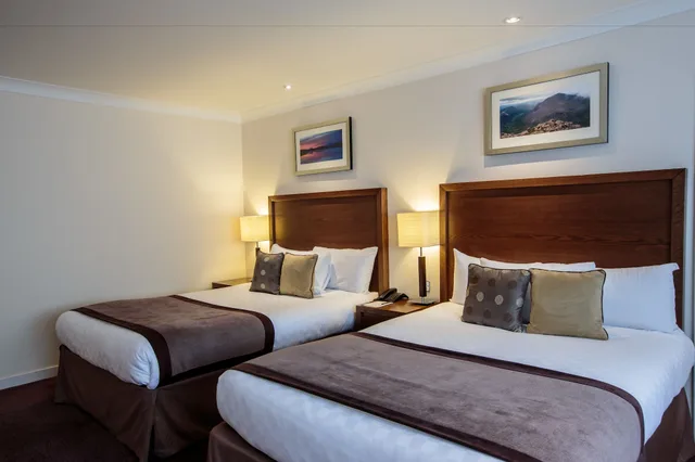 غرفة بريميوم رباعية بسريرين مزدوجين، The Aberdeen Altens Hotel 3/4