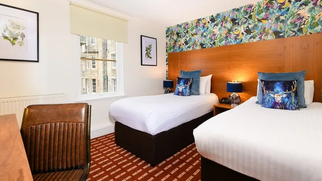 غرفة مريحة بسريرين منفصلين، Fishers Hotel 7/10