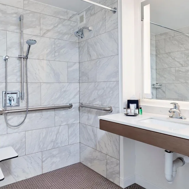 غرفة تقليدية بسرير كينج، Sheraton Jacksonville Hotel 8/10