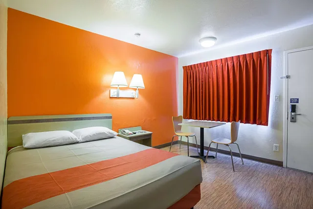 Standard, Queen Bed, Accessible, Motel6 Holbrook, AZ 1/4