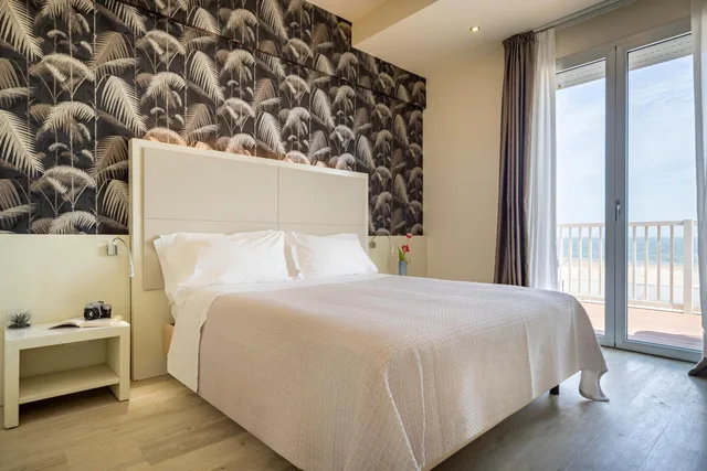 جناح، Hotel Gemma 1/10