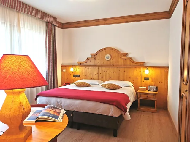 Deluxe, King Bed, La Vallee Blanche Hotel 1/10