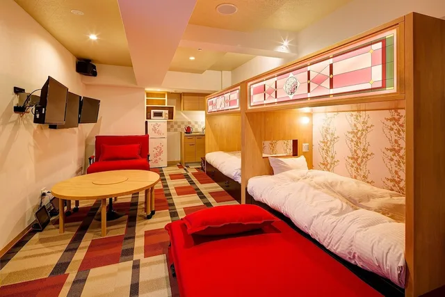 Party, 2 Bunk Beds, 2 Sofa، Sanrriott Kitahama 1/3