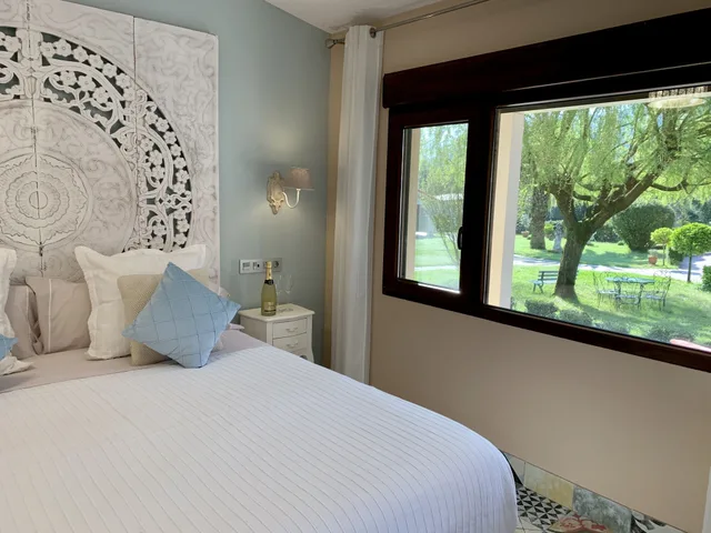جناح بسرير كينج بشرفة بجاكوزي، HOTEL PALACIO TORRE DE RUESGA 1/5