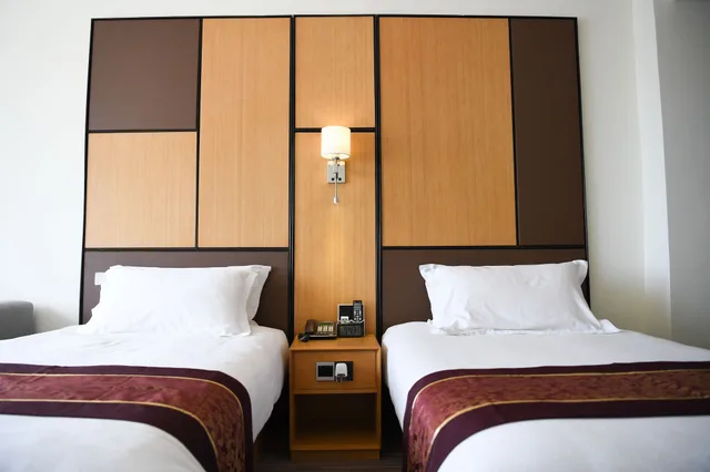 غرفة بزنس بسريرين منفصلين بإطلالة على المدينة، 2000 Hotel 3/5