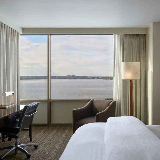 Deluxe, King Bed, River View, The Westin Washington National Harbor 5/7