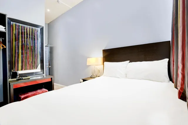 Standard Single Room - Shared, London Shelton Hotel, Finsbury Park 1/5