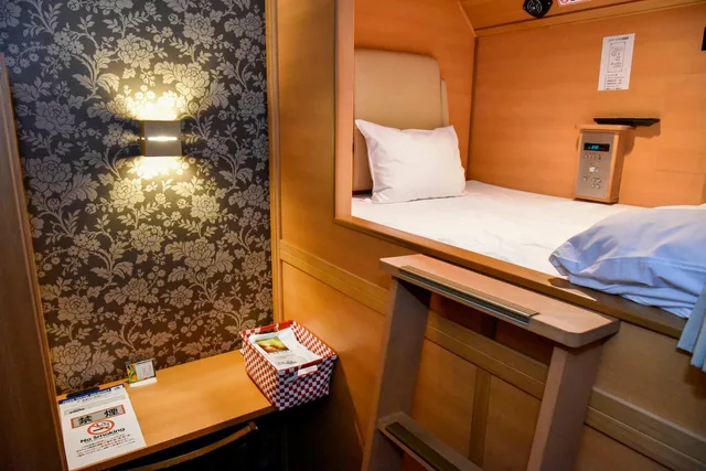 Capsule, Female Only, Upper Row، Hotel Palms Tenmonkan 1/1