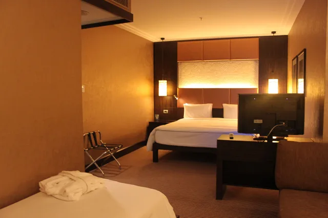 غرفة متصلة عائلية بسريرين كينج بغرفتي نوم، Hilton Baku 3/7