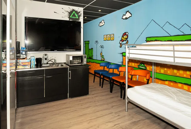 Game، Amsterdam Teleport Hotel 3/3