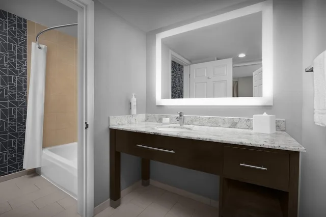 Deluxe, King Bed, Homewood Suites by Hilton San Jose Airport-Silicon Valley 4/7