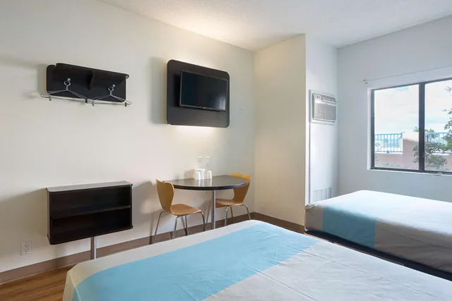 غرفة رباعية بسريرين مزدوجين لذوي الإعاقة، Motel6 Page, AZ 10/10