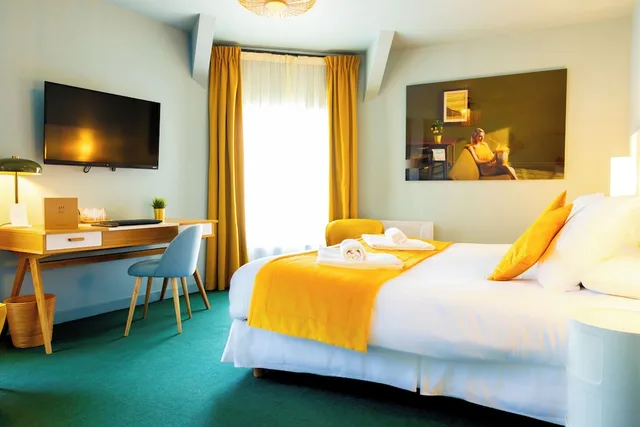 غرفة بريستيج بسرير كينج، Le Central Boutique Hotel Beaune Centre 2/5