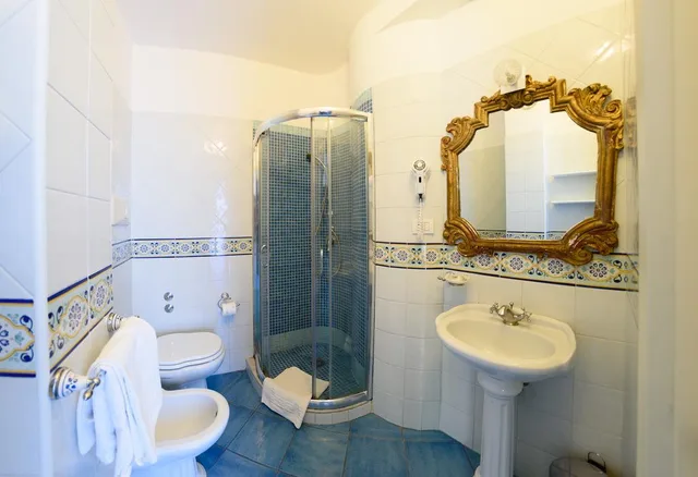 غرفة بسرير مزدوج بإطلالة على البحر، Bussola Di Hermes Hotel 5/5