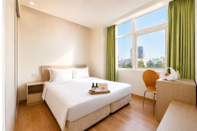 1 Bedroom, Deluxe, Apartment, Queen Bed, City View, G8 Center Hotel Saigon 5/8