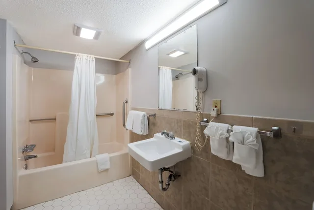 غرفة قياسية بسريرين كوين، Rodeway Inn Augusta West - Fort Gordon 6/6
