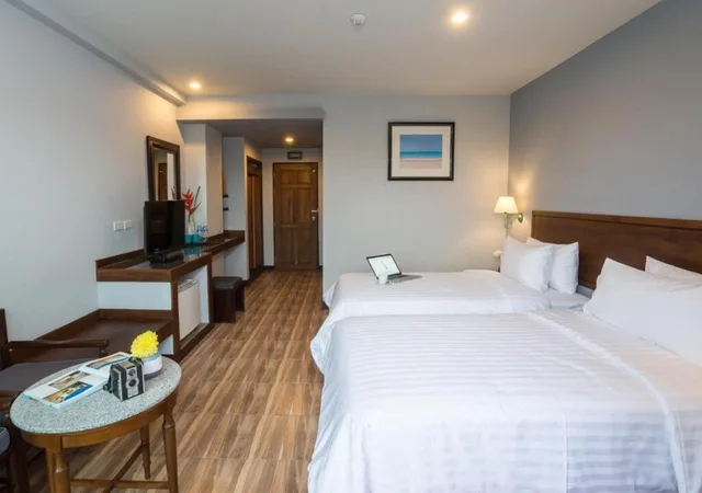 غرفة ديلوكس بسرير مزدوج أو سريرين منفصلين بإطلالة على المسبح، Savotel 3/6