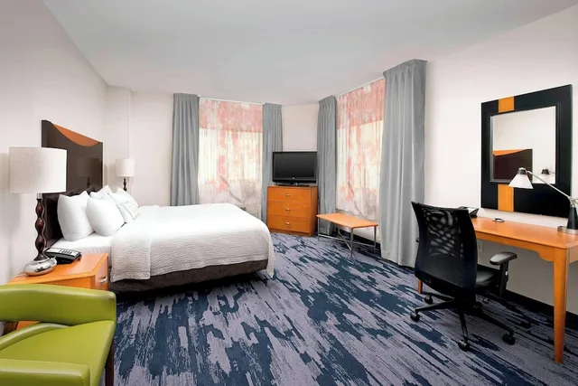 استوديو بسرير كينج بإطلالة على المدينة، Fairfield Inn and Suites Miami Airport South 2/4