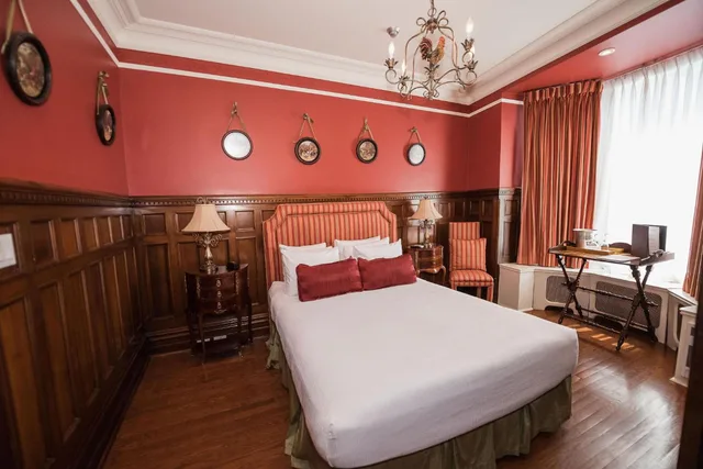غرفة سوبيريور بسرير كينج وسرير كوين، Manoir Sherbrooke 1/6