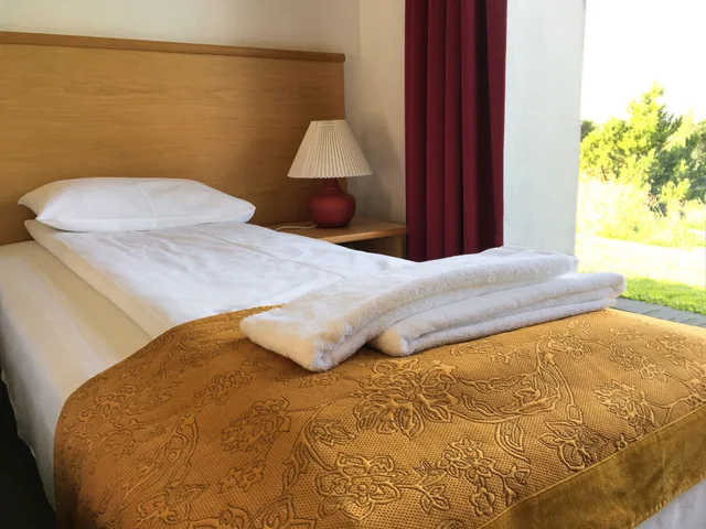 غرفة قياسية بسريرين منفصلين بحمام خاص في الملحق، Hotel Eyvindara 8/10