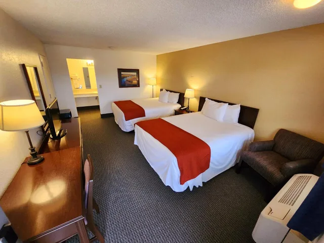غرفة أساسية بسريرين كوين، Budget Motel 1/1