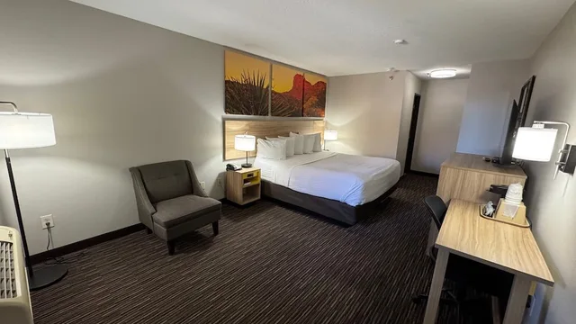 غرفة قياسية بسرير كينج، Days Inn By Wyndham Rio Rancho 8/10