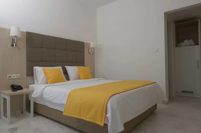 غرفة قياسية بإطلالة على البحر، Aristoteles Holiday Resort & Spa 1/2