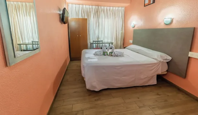 غرفة تقليدية بسرير كوين، Hotel Universal Murcia 2/10