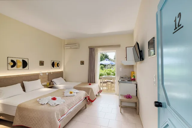 Studio, Triple, 1 Double and 1 Single Bed, Sea View, Sunrise Hotel and Apartments Rodakino 1/7