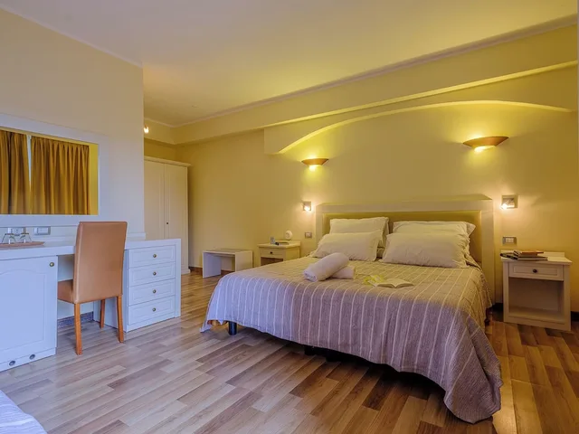 غرفة قياسية ثلاثية بسرير مزدوج وسرير فردي، Villa Barbarina Nature Resort 6/10