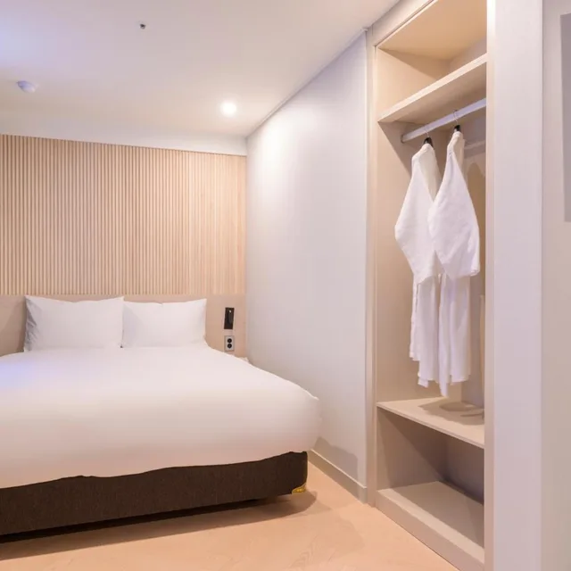 Room, Queen Bed, Ventimo Hotel and Residence Jeju 2/10