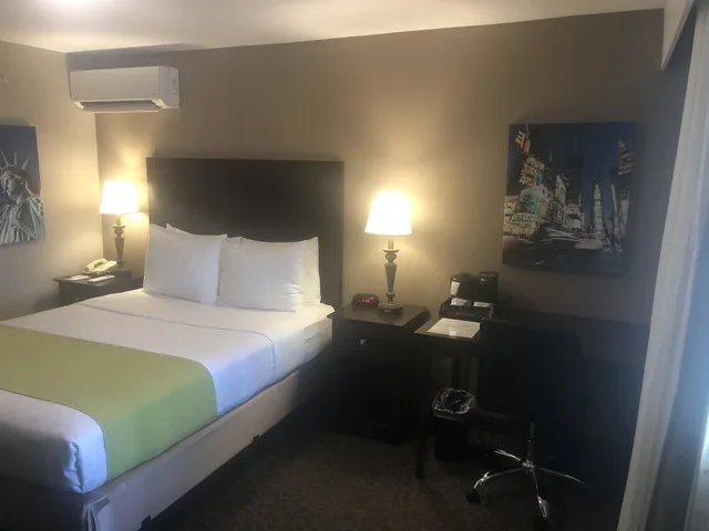 غرفة قياسية بسرير كوين لذوي الإعاقة، Best Western Fort Lee 5/8